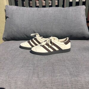 adidas Cream and Brown Low-Top Leather Sneakers